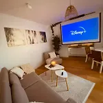 Cinema - 2-zi & Kueche, Balkon & Heimkino Lejlighed