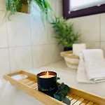 Lejlighed Cinema - 2-zi & Kueche, Balkon & Heimkino Magdeburg