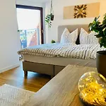 Cinema - 2-zi & Kueche, Balkon & Heimkino * Magdeburg