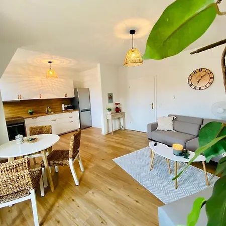 Cinema - 2-zi & Kueche, Balkon & Heimkino Apartament *