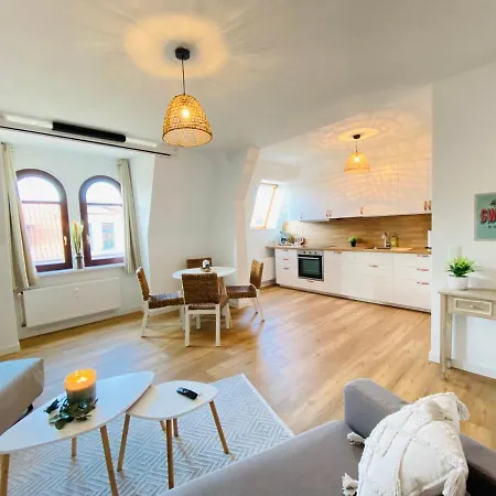 Home Cinema - 2-Zi & Kueche, Balkon & Heimkino Apartman *