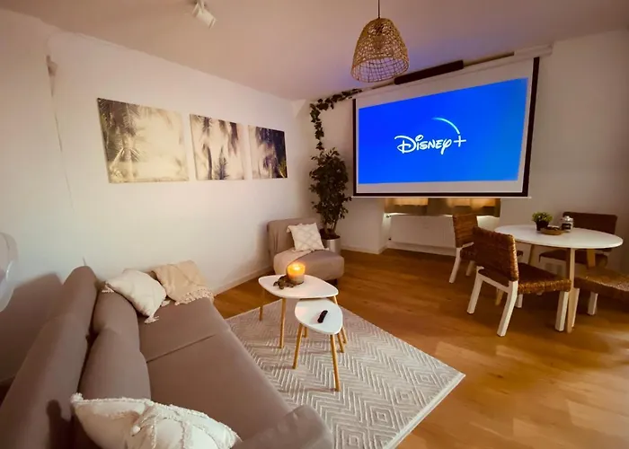 Home Cinema - 2-Zi & Kueche, Balkon & Heimkino