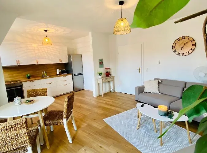 Home Cinema - 2-Zi & Kueche, Balkon & Heimkino Apartman *