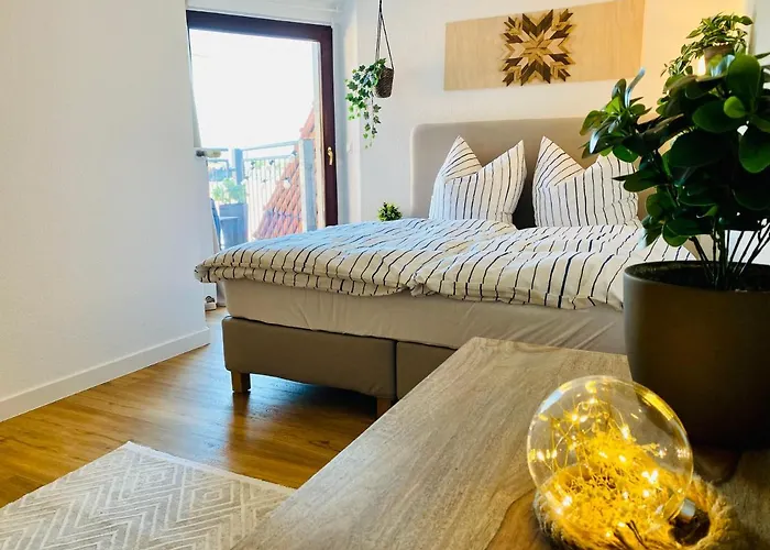 Home Cinema - 2-Zi & Kueche, Balkon & Heimkino * Magdeburg