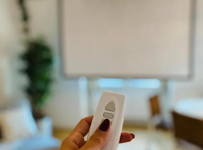 Home Cinema - 2-Zi & Kueche, Balkon & Heimkino *