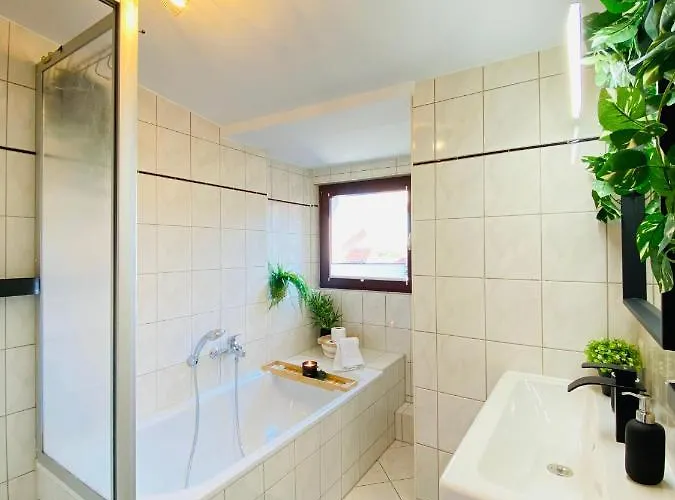 Home Cinema - 2-Zi & Kueche, Balkon & Heimkino Apartamento